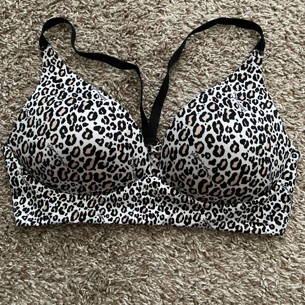 Victoria’s Secret lightly lined plunge bra